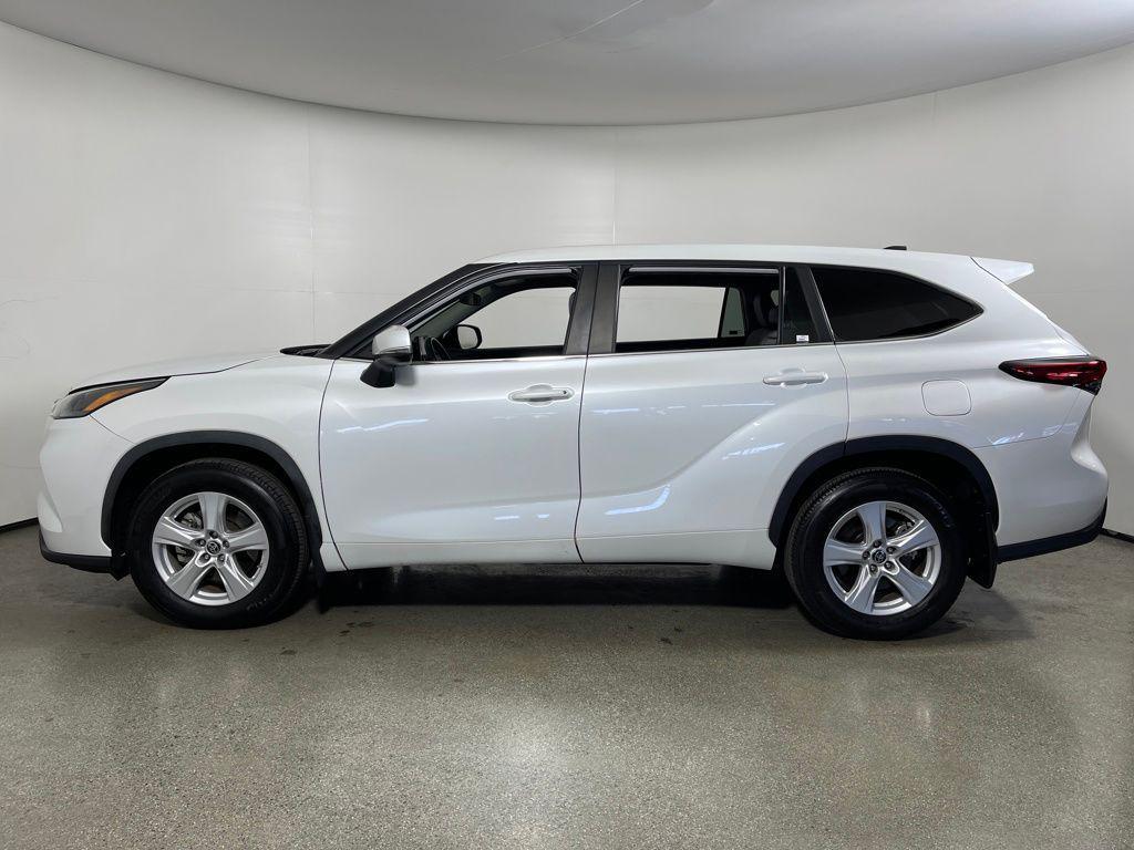 used 2023 Toyota Highlander car, priced at $31,998