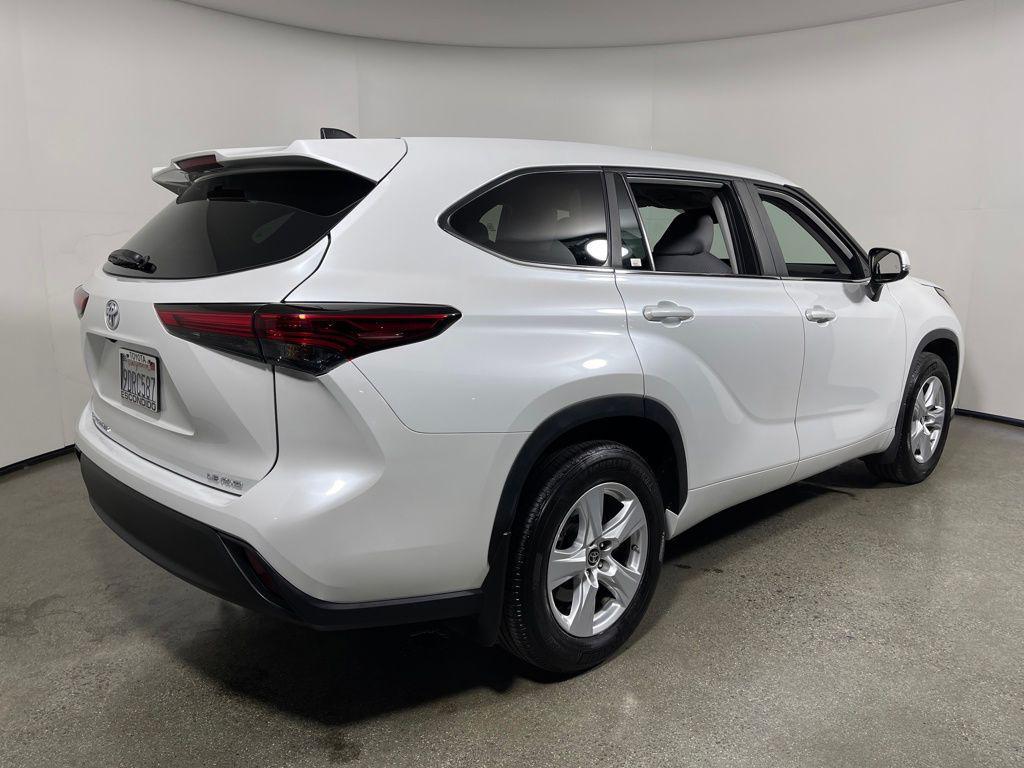 used 2023 Toyota Highlander car, priced at $31,998