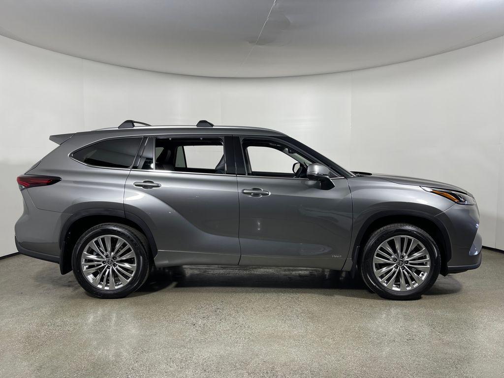 new 2026 Toyota Highlander Hybrid car, priced at $54,900