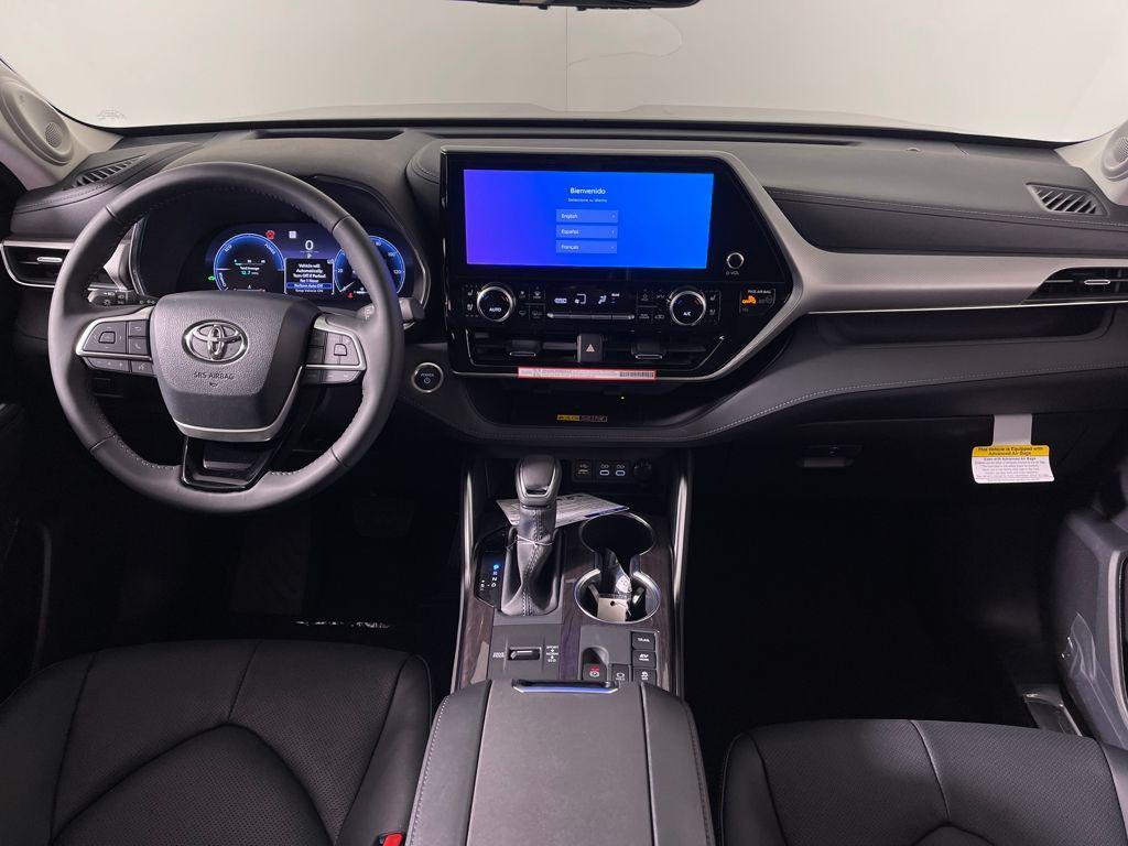 new 2026 Toyota Highlander Hybrid car, priced at $54,900