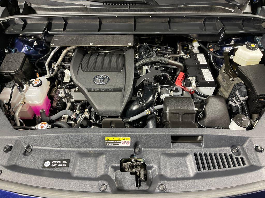 used 2025 Toyota Highlander car, priced at $43,998
