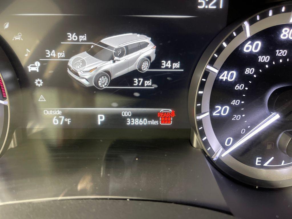 used 2025 Toyota Highlander car, priced at $38,487