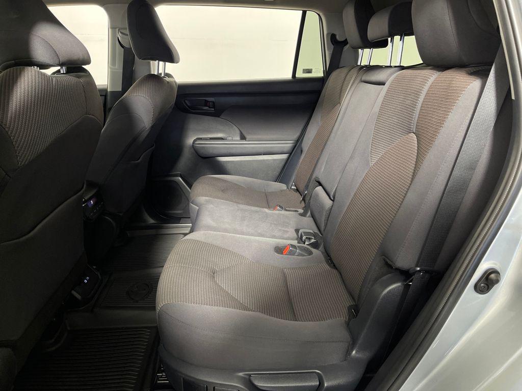 used 2025 Toyota Highlander car, priced at $38,487