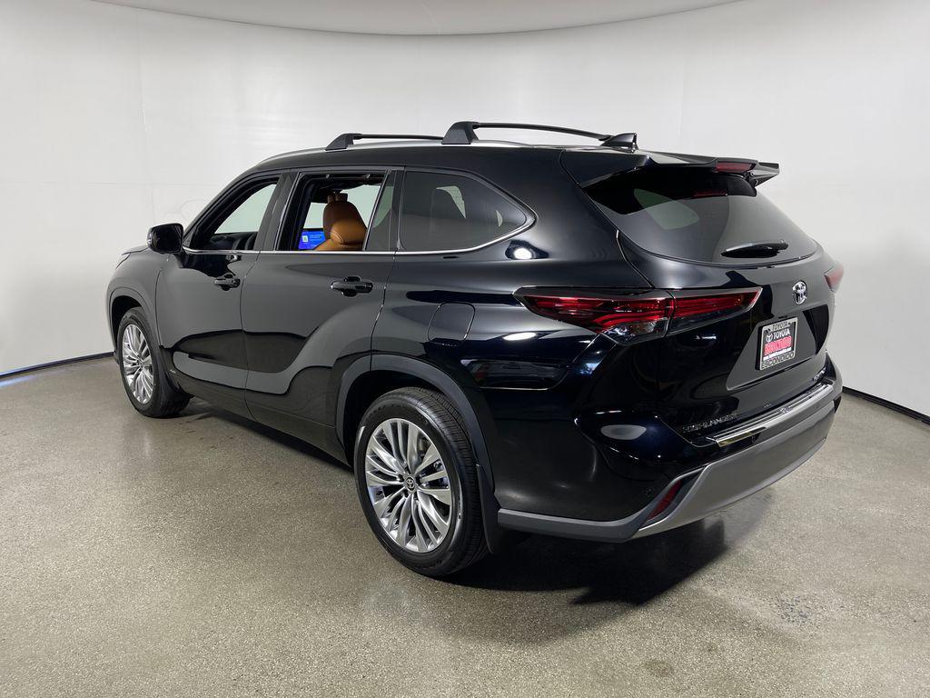 new 2026 Toyota Highlander Hybrid car, priced at $59,958