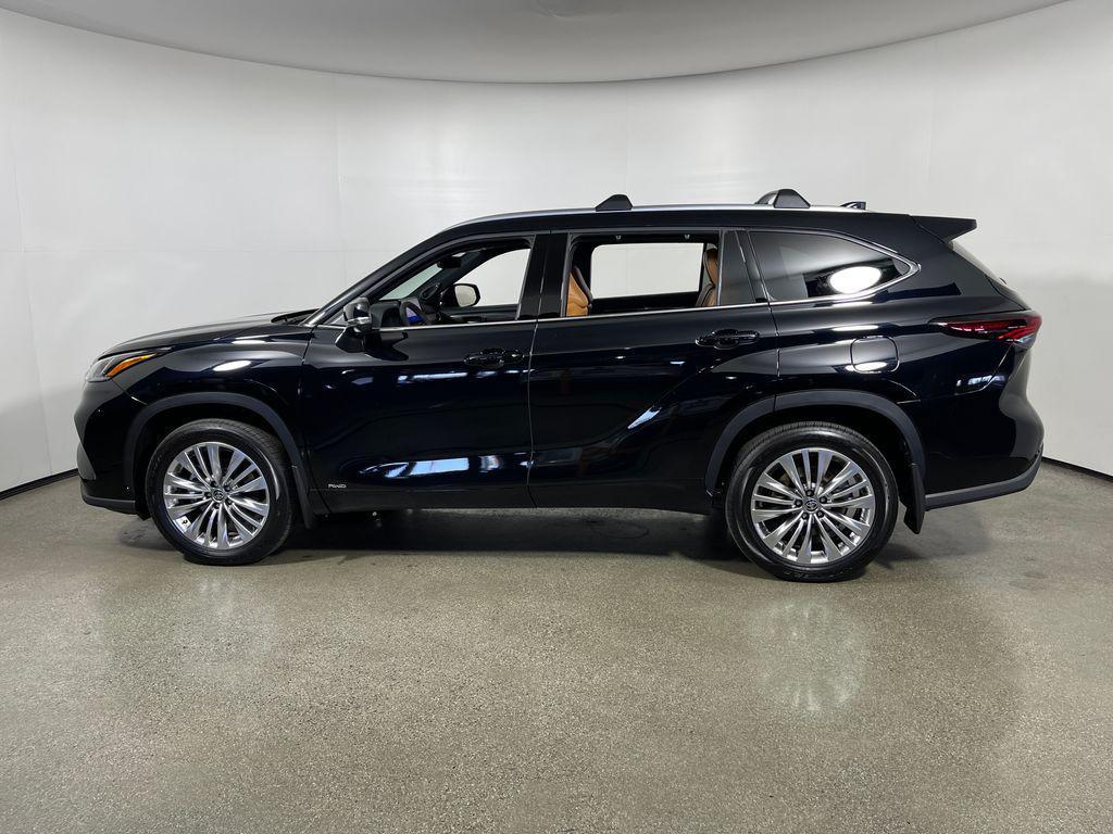new 2026 Toyota Highlander Hybrid car, priced at $59,958