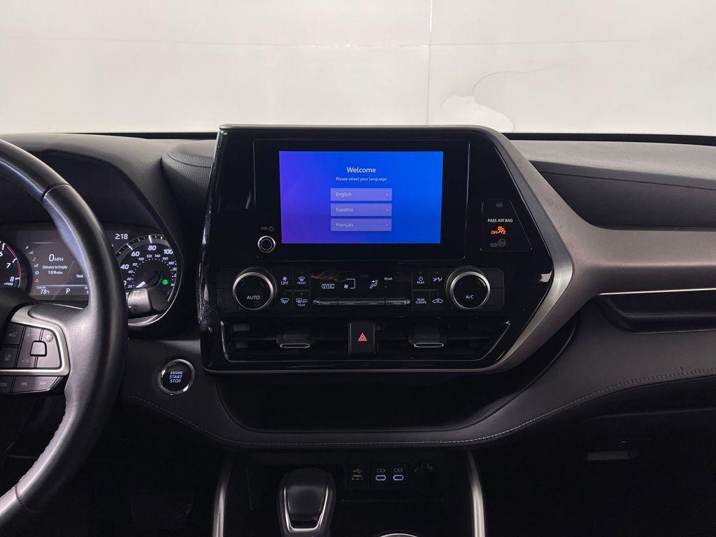 used 2023 Toyota Highlander car, priced at $29,987