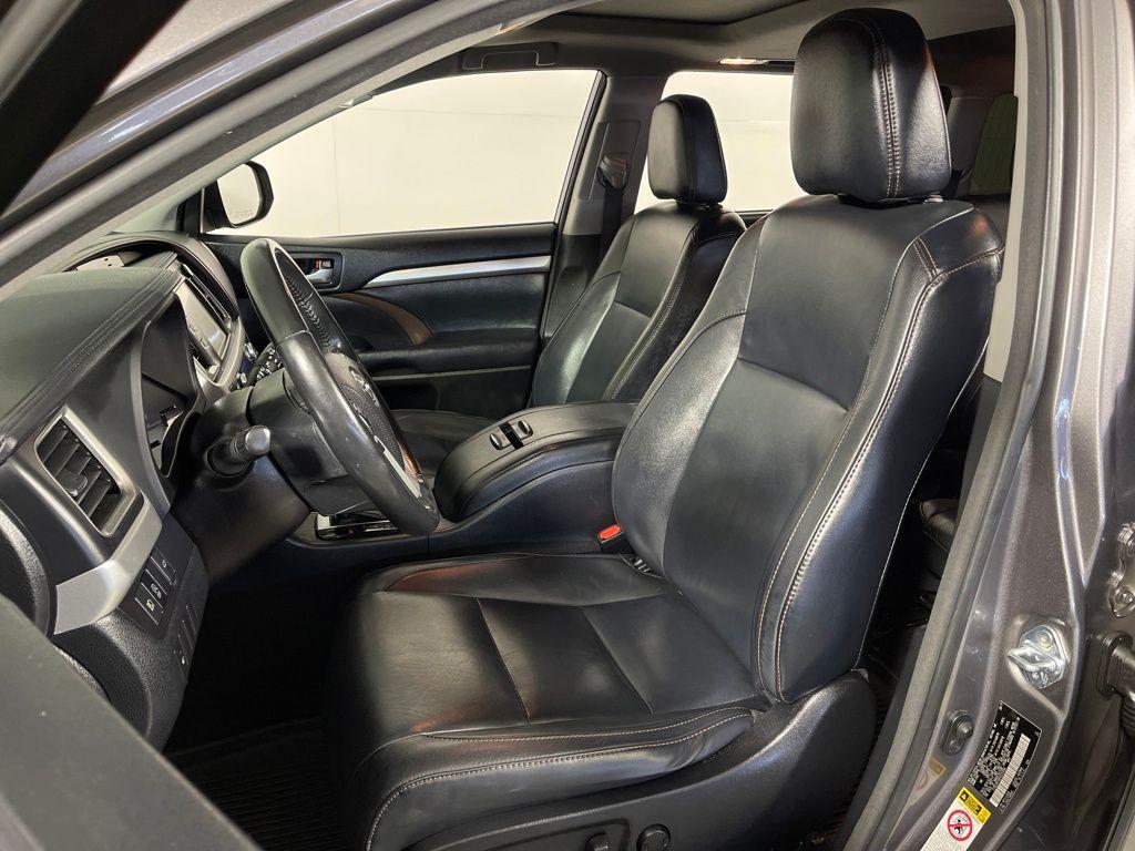 used 2017 Toyota Highlander car, priced at $20,998