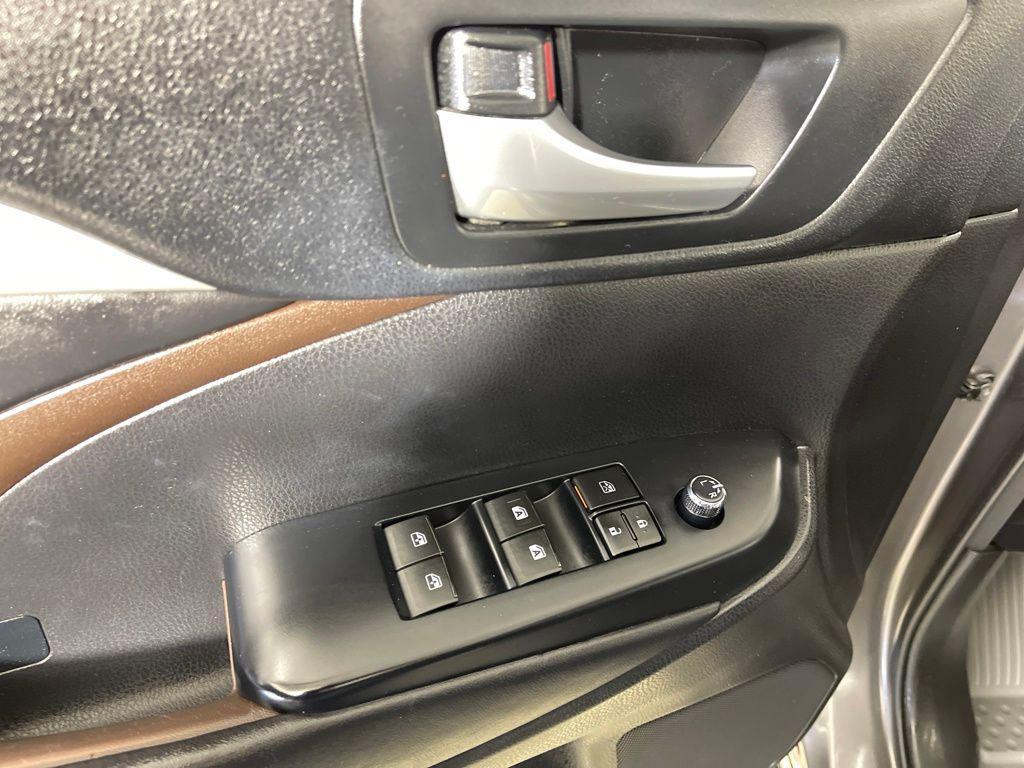 used 2017 Toyota Highlander car, priced at $20,998