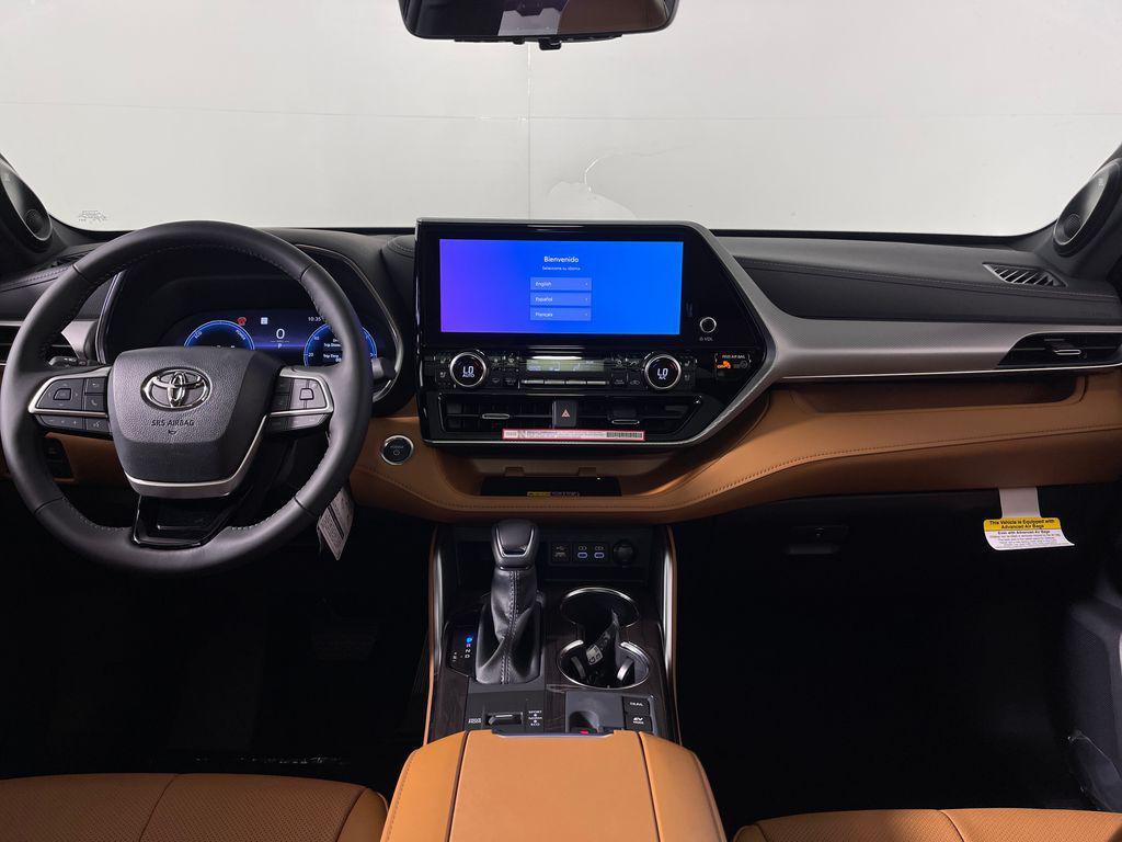 new 2026 Toyota Highlander Hybrid car, priced at $61,192