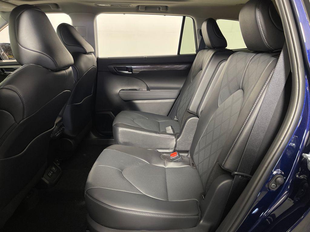 new 2026 Toyota Highlander Hybrid car, priced at $59,958