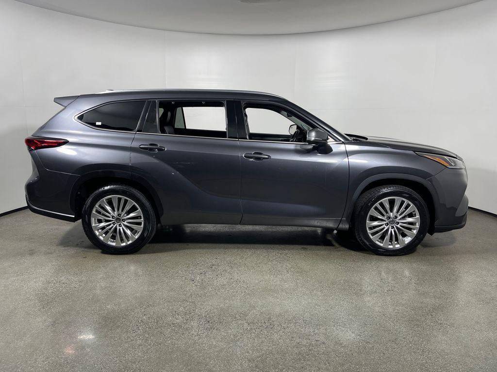 used 2023 Toyota Highlander car, priced at $44,998