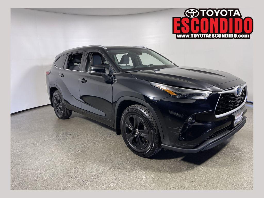 used 2022 Toyota Highlander Hybrid car, priced at $31,987