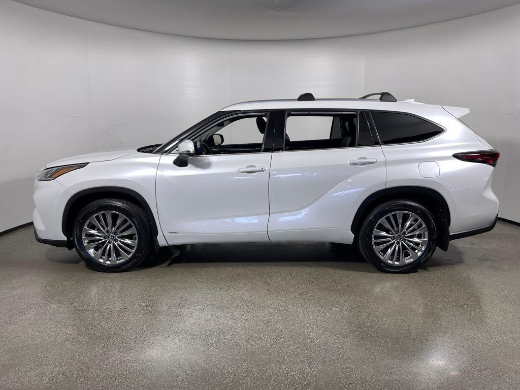 used 2024 Toyota Highlander Hybrid car, priced at $52,377