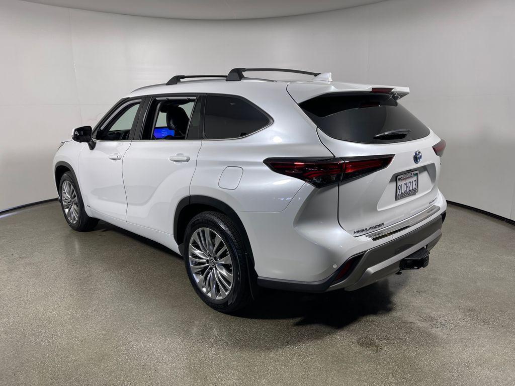 used 2024 Toyota Highlander Hybrid car, priced at $52,377