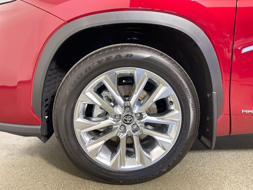 new 2026 Toyota Highlander Hybrid car, priced at $57,358