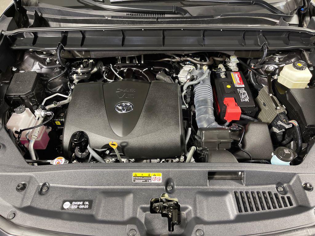 used 2022 Toyota Highlander car, priced at $35,998