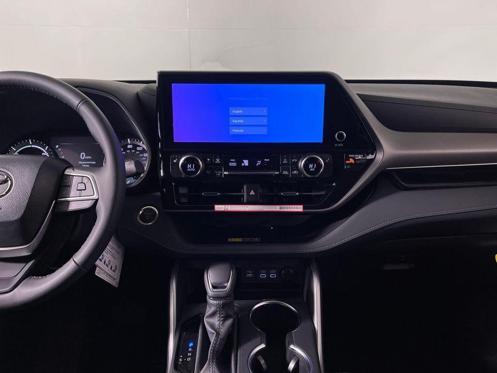 new 2026 Toyota Highlander Hybrid car, priced at $56,443