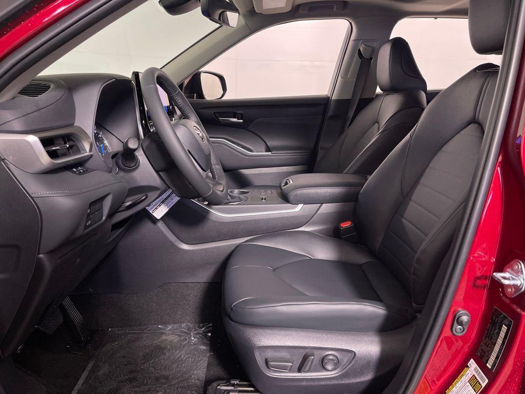 new 2026 Toyota Highlander Hybrid car, priced at $56,443