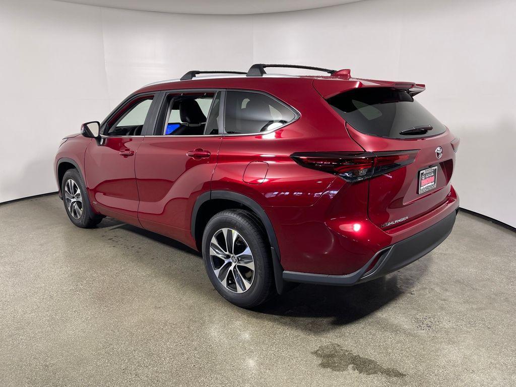 new 2026 Toyota Highlander Hybrid car, priced at $56,443