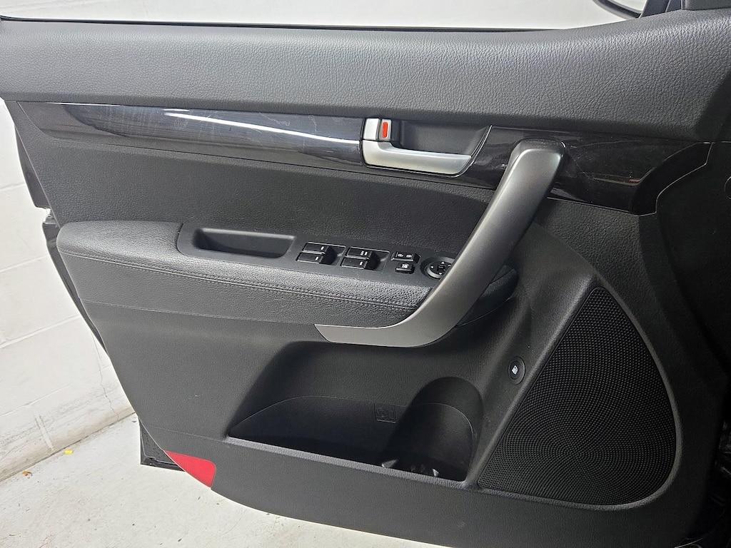 used 2015 Kia Sorento car, priced at $13,998