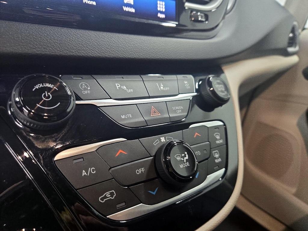 used 2024 Chrysler Pacifica car, priced at $30,998