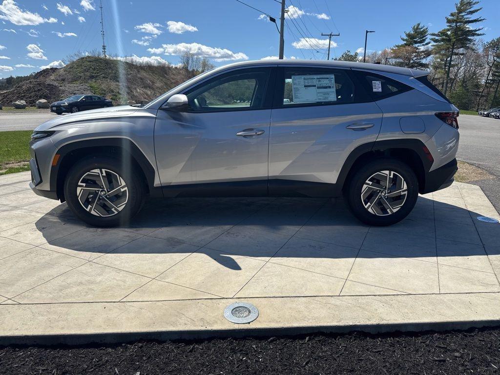 new 2026 Hyundai TUCSON Hybrid car, priced at $33,615