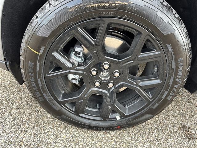 new 2025 Ford Maverick car, priced at $42,005