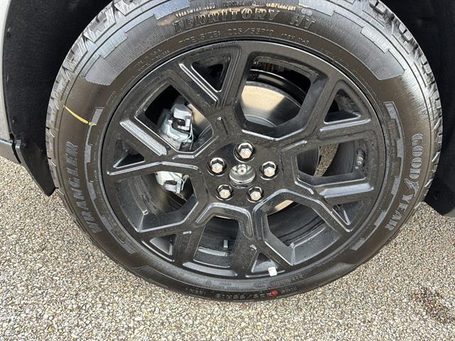 new 2025 Ford Maverick car, priced at $42,005