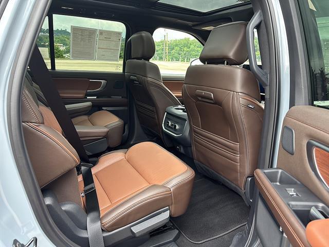 used 2025 Ford Expedition car, priced at $73,900