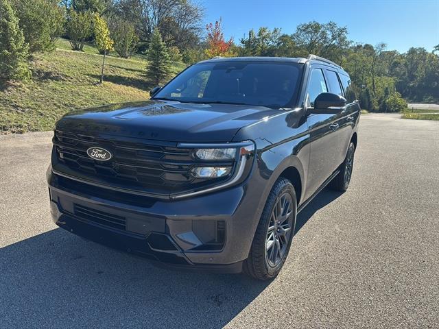 new 2025 Ford Expedition car, priced at $85,430
