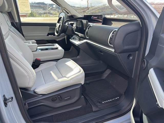 new 2025 Ford Expedition Max car, priced at $85,165