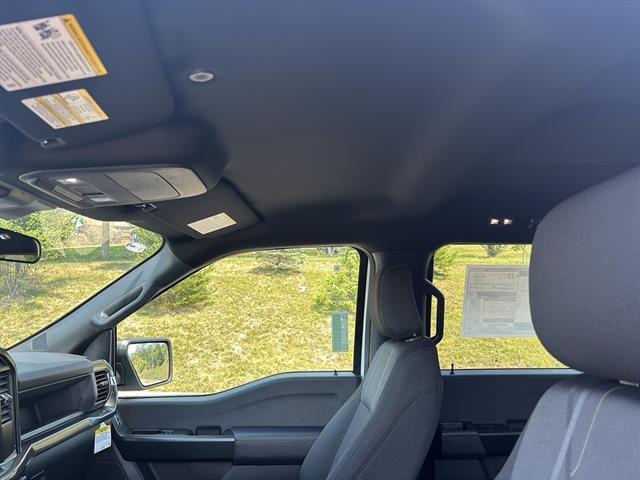 new 2025 Ford F-150 car, priced at $51,960