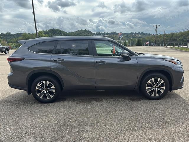 used 2024 Toyota Highlander car, priced at $43,750