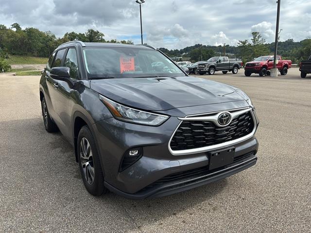 used 2024 Toyota Highlander car, priced at $43,750