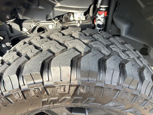 used 2023 Jeep Gladiator car, priced at $38,500