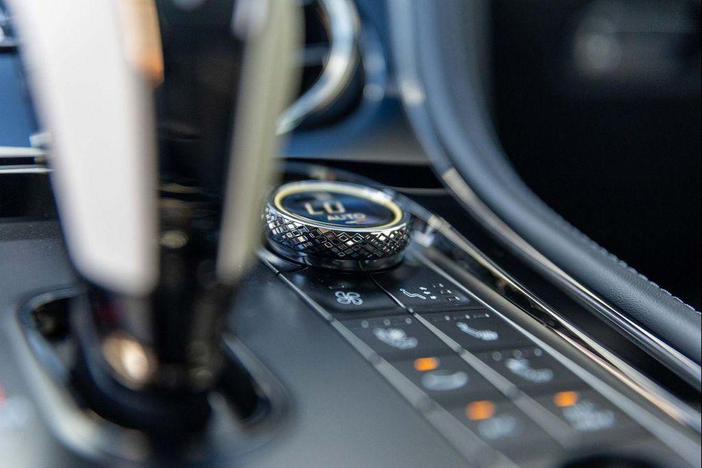 Bentley Continental GT view 38