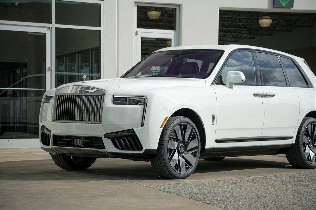 new 2026 Rolls-Royce Cullinan car, priced at $514,550