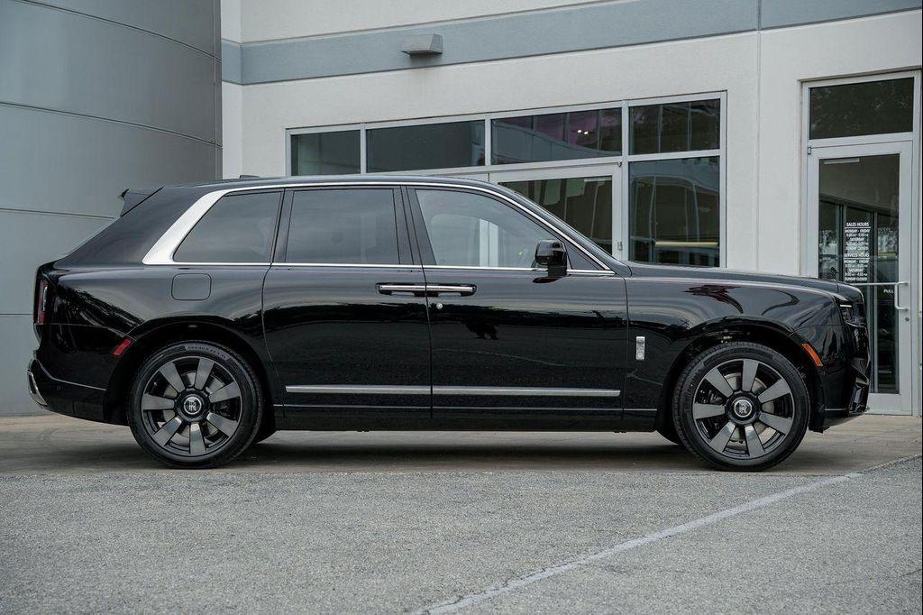 new 2026 Rolls-Royce Cullinan car, priced at $532,050