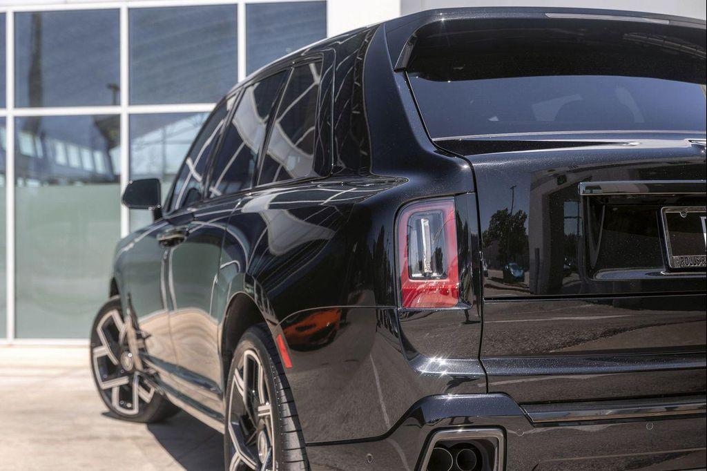 new 2026 Rolls-Royce Cullinan car, priced at $551,550