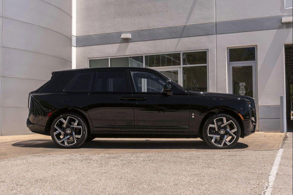 new 2026 Rolls-Royce Cullinan car, priced at $551,550