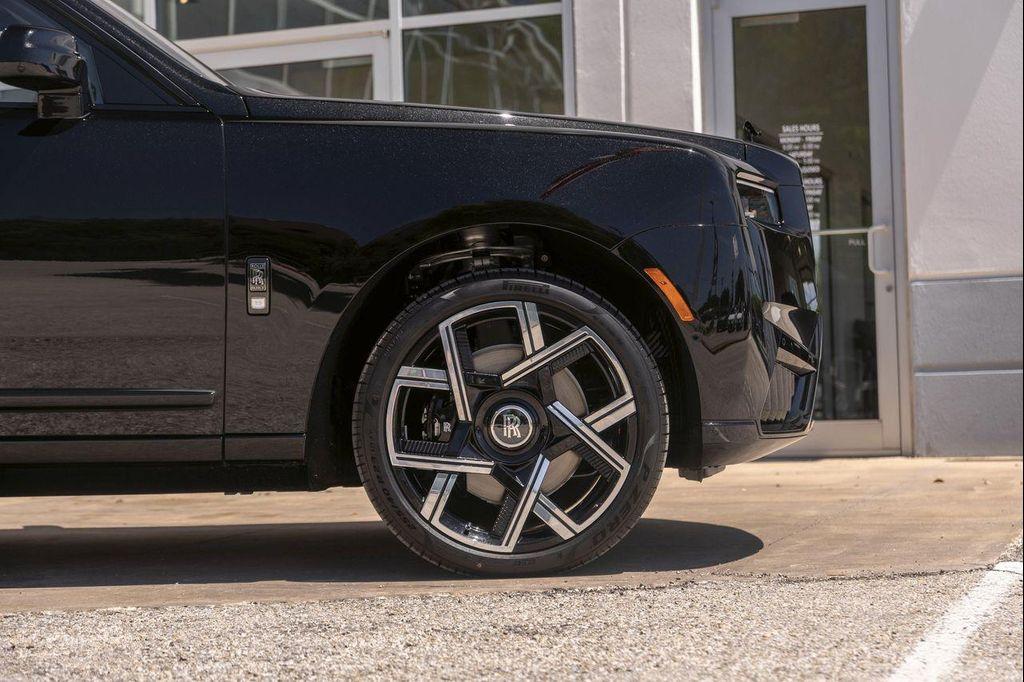 new 2026 Rolls-Royce Cullinan car, priced at $551,550