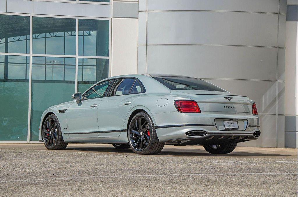 new 2026 Bentley Flying Spur car, priced at $425,540