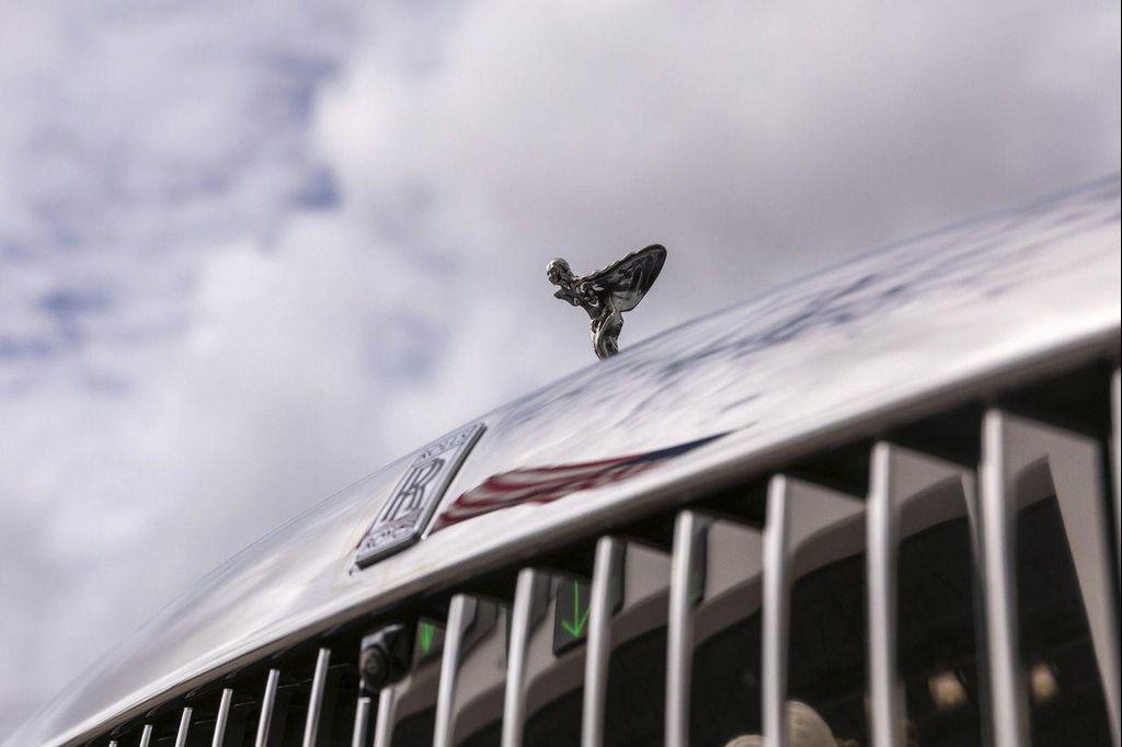 new 2026 Rolls-Royce Spectre car, priced at $440,250