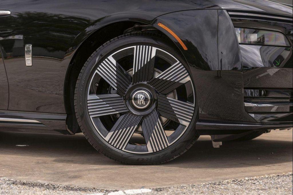 new 2026 Rolls-Royce Spectre car, priced at $440,250