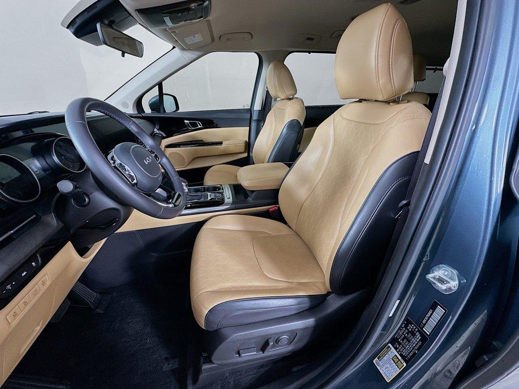 used 2024 Kia Carnival car, priced at $31,361