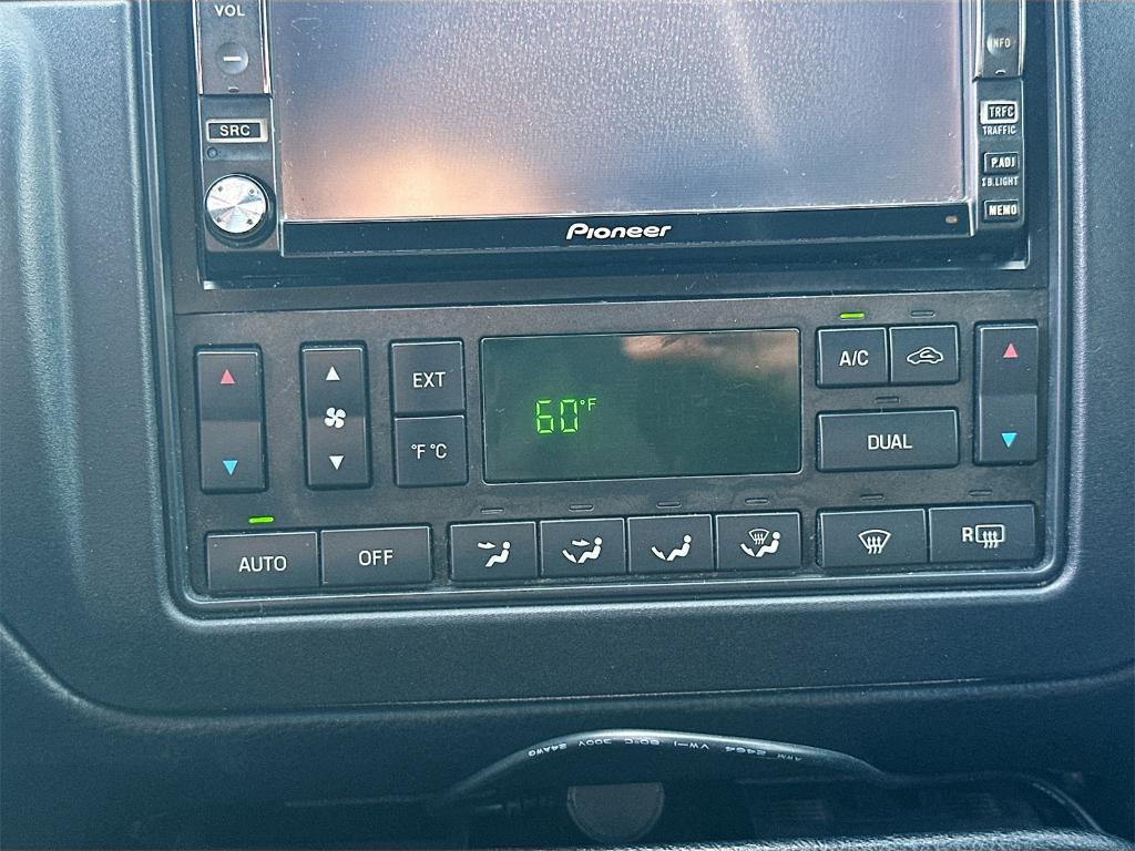 used 2005 Lincoln Town Car car, priced at $6,888