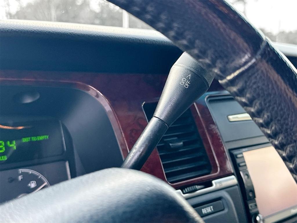 used 2005 Lincoln Town Car car, priced at $6,888