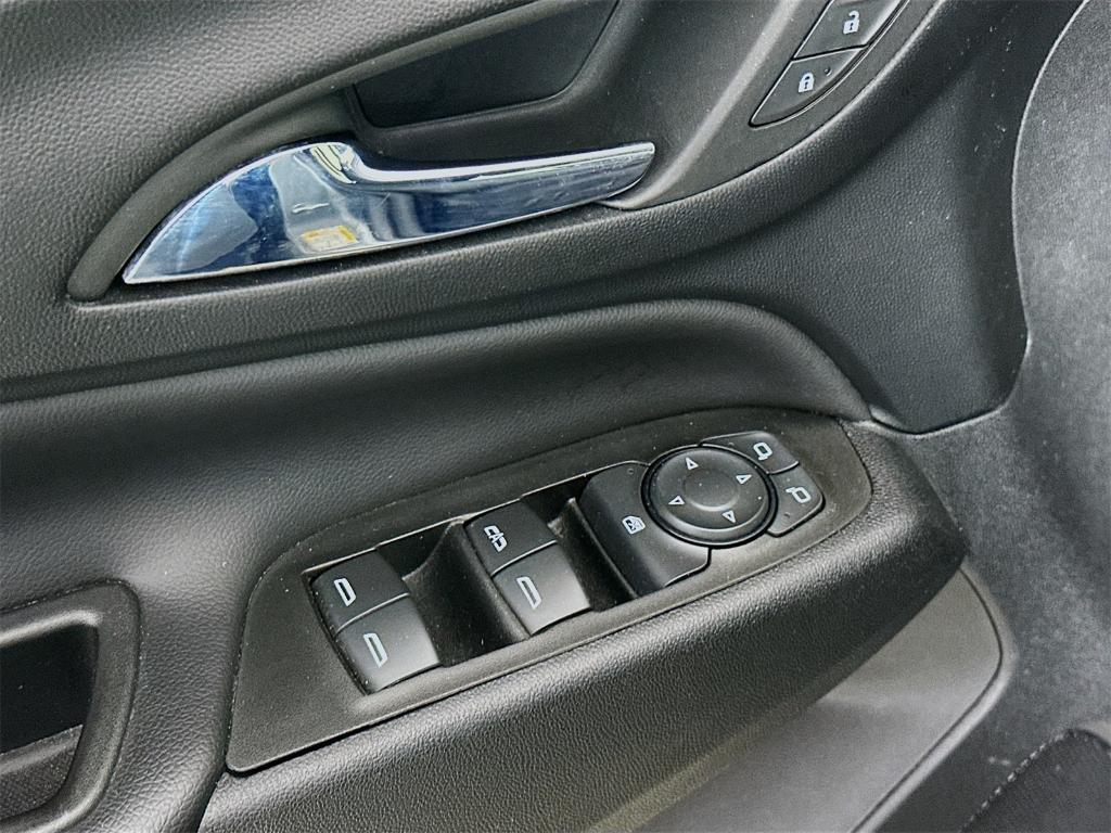 used 2023 Chevrolet Equinox car, priced at $19,888