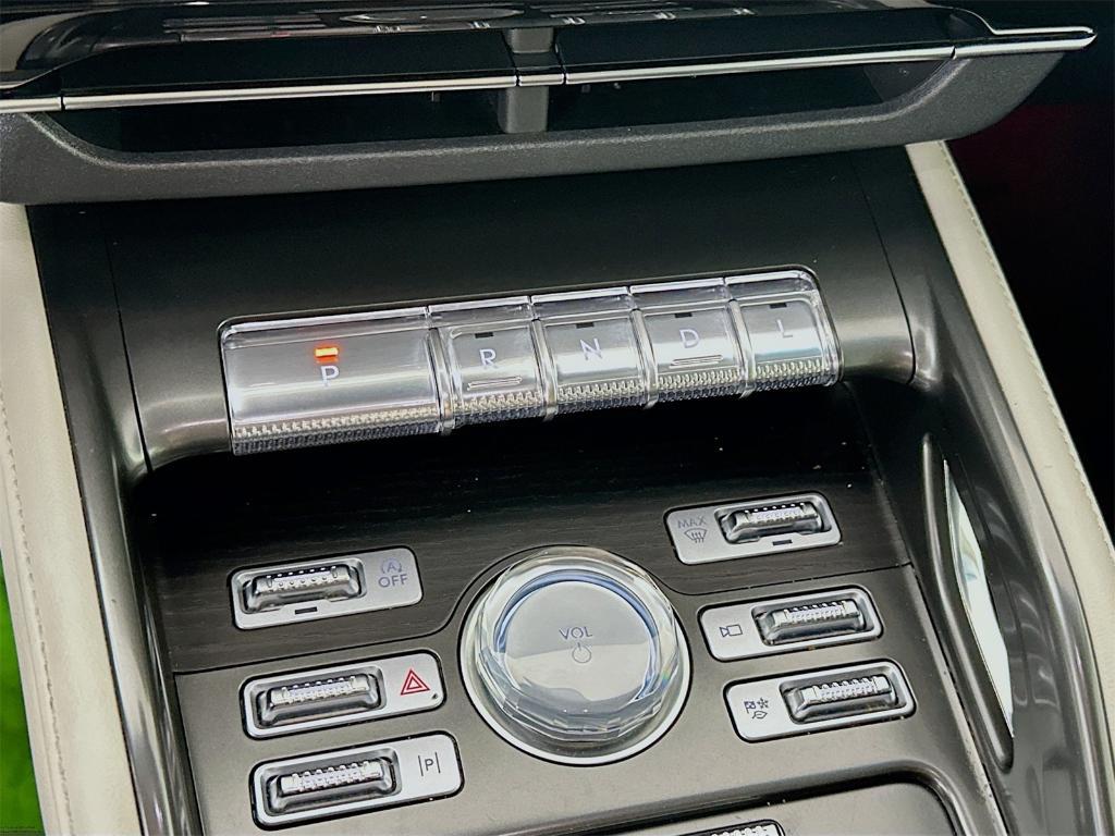 used 2024 Lincoln Nautilus car, priced at $46,988