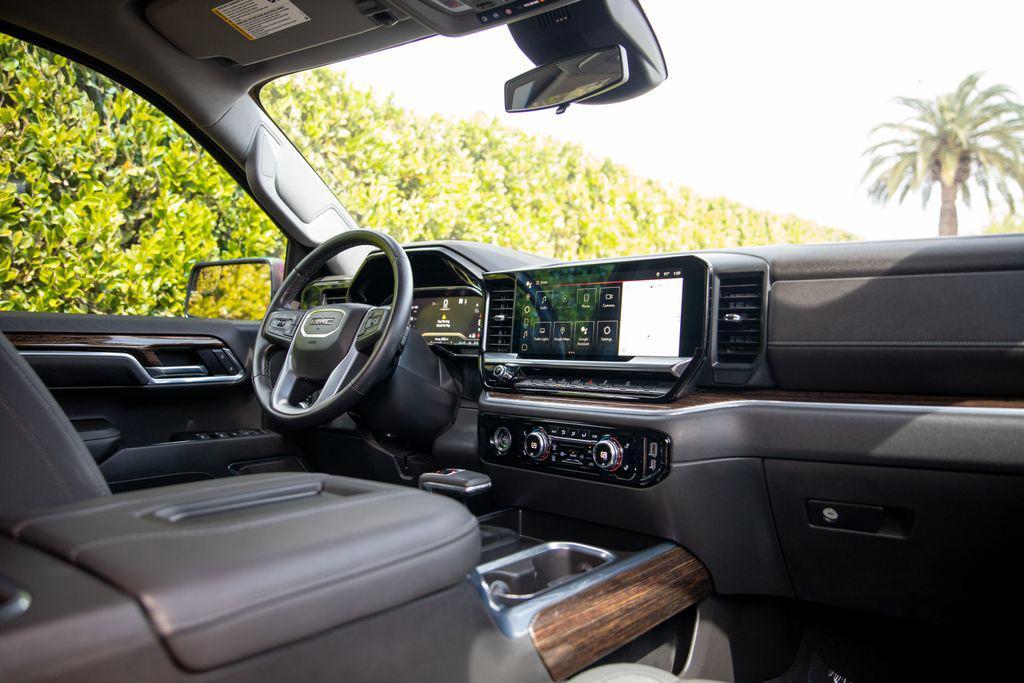 used 2022 GMC Sierra 1500 car, priced at $43,782